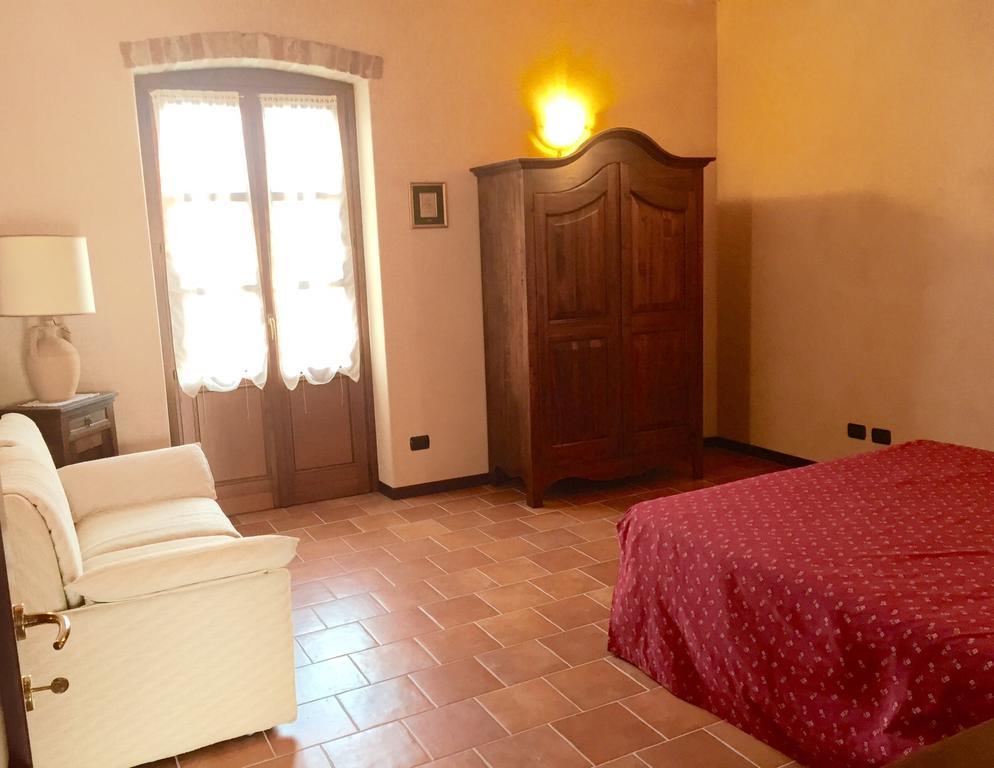 Cascina Stralla Farigliano الغرفة الصورة